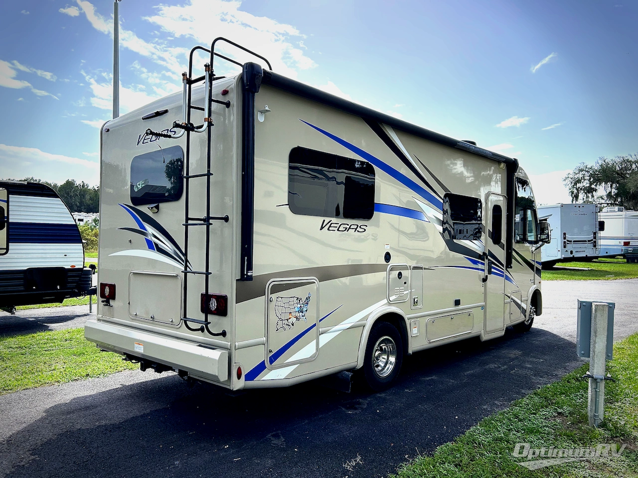 2021 Thor Vegas 24.1 Photo 2