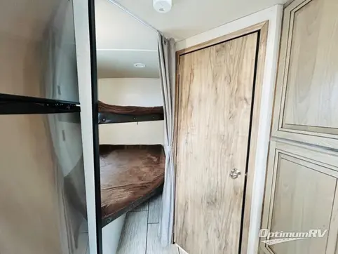 2020 Palomino SolAire 240BHS RV Photo 4