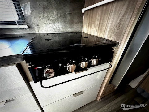 2021 Winnebago Towables Micro Minnie 2100BH RV Photo 4