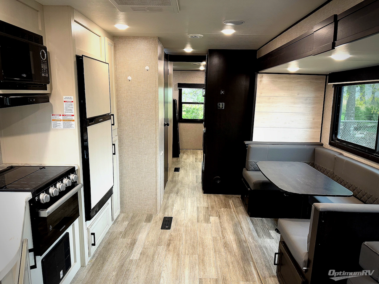 2023 Jayco Jay Flight 324BDS Photo 2