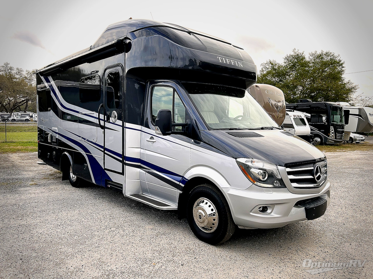 2019 Tiffin Wayfarer 24TW Photo 2