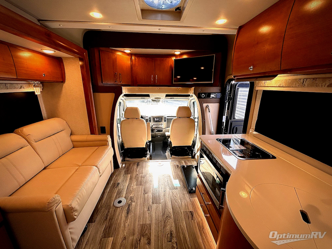 2019 Tiffin Wayfarer 24TW Photo 4