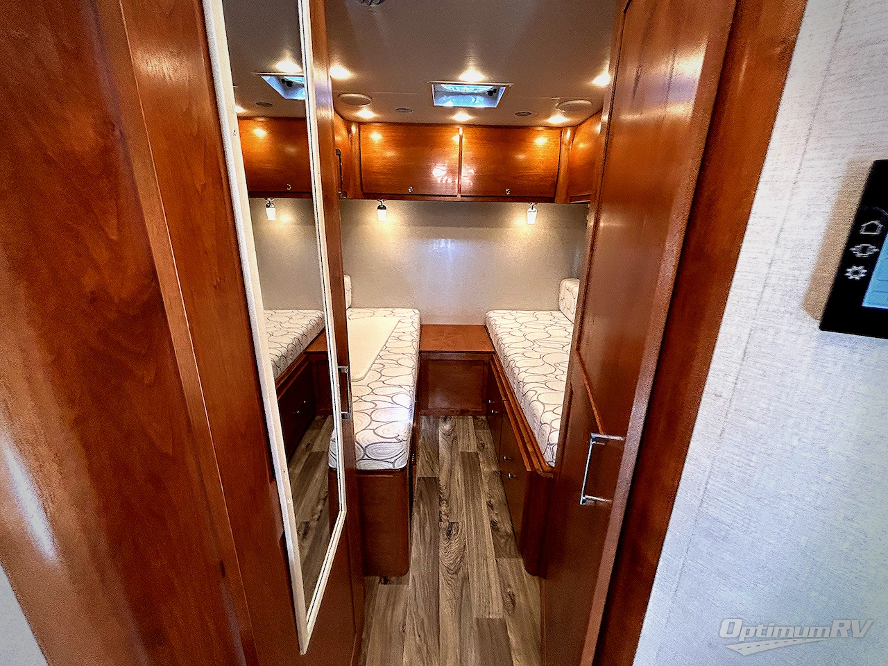 2019 Tiffin Wayfarer 24TW Photo 12