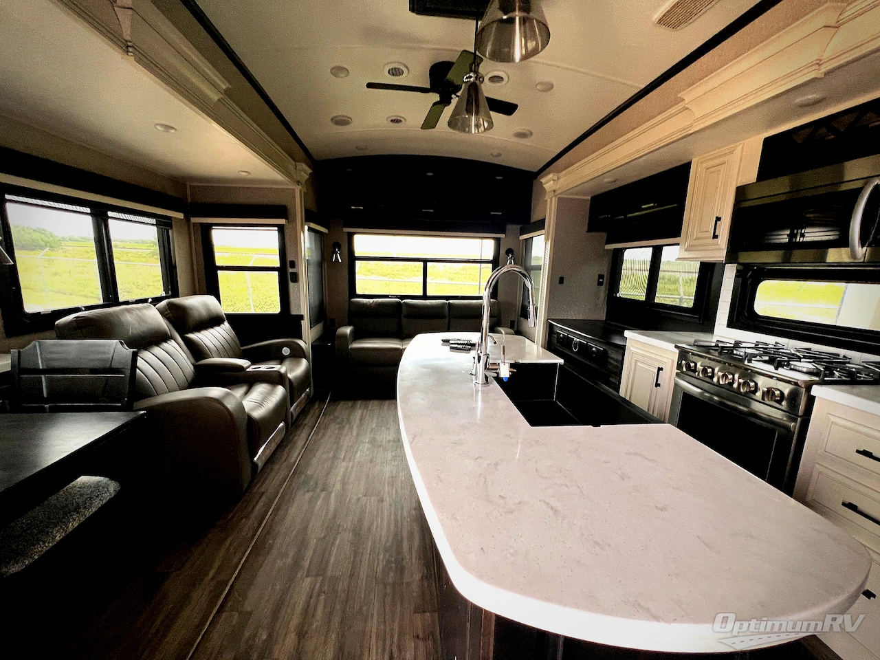 2022 Jayco Pinnacle 32RLTS Photo 3