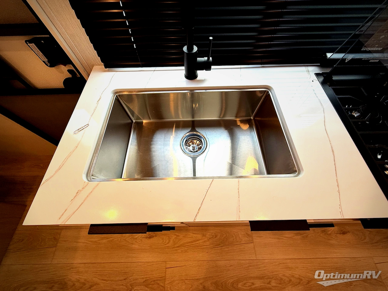 2026 Winnebago Micro Minnie 2108FBS Photo 8