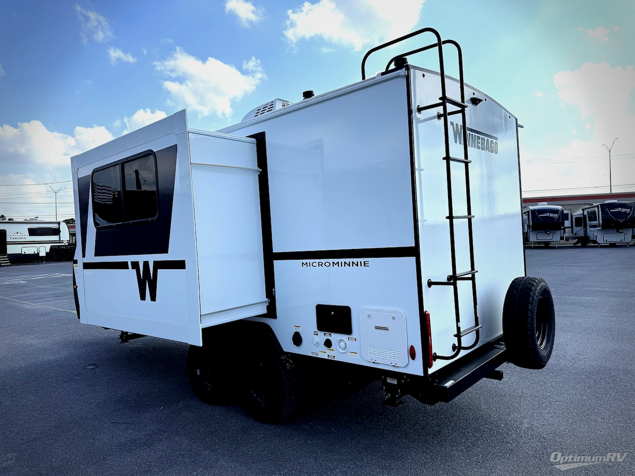 2026 Winnebago Micro Minnie 2108FBS Photo 3