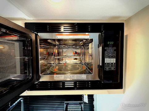 2026 Winnebago Micro Minnie 2108FBS RV Photo 3