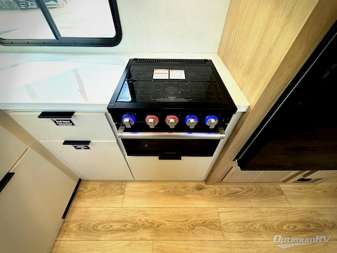 2026 Winnebago Thrive 26FKD RV Photo 4