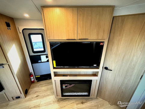 2026 Winnebago Thrive 26FKD RV Photo 3