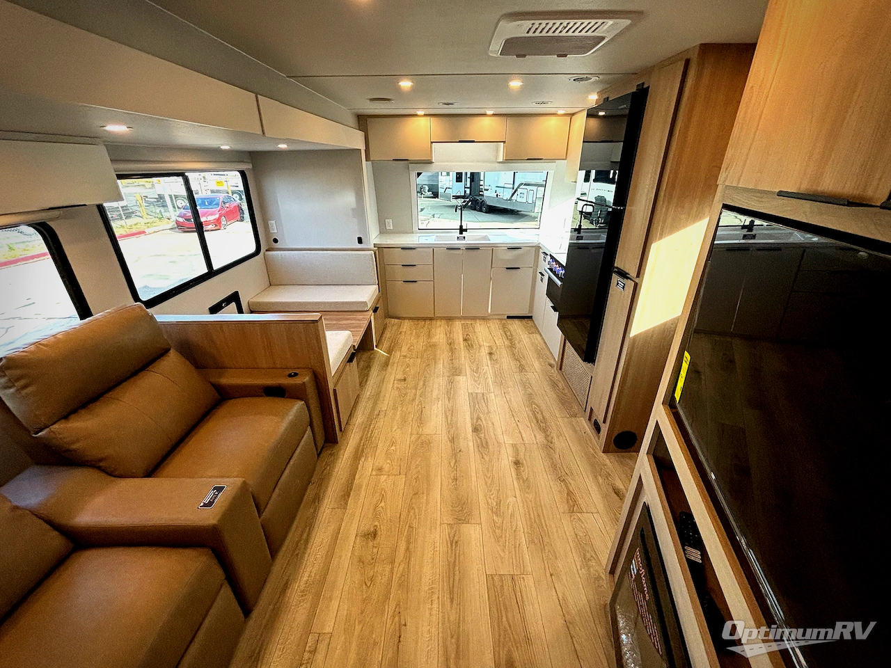 2026 Winnebago Thrive 26FKD Photo 5