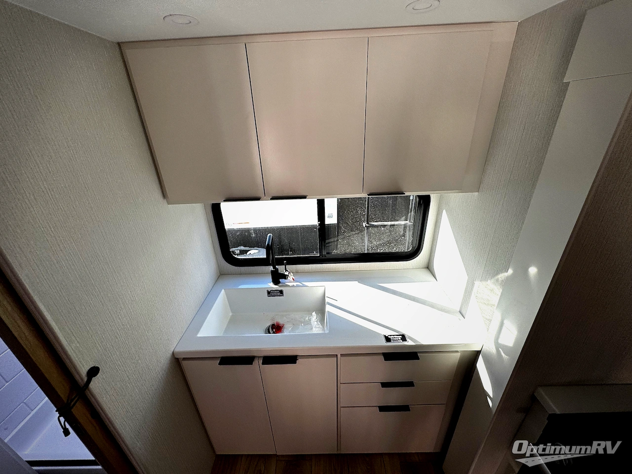 2026 Winnebago Thrive 22MLS Photo 8