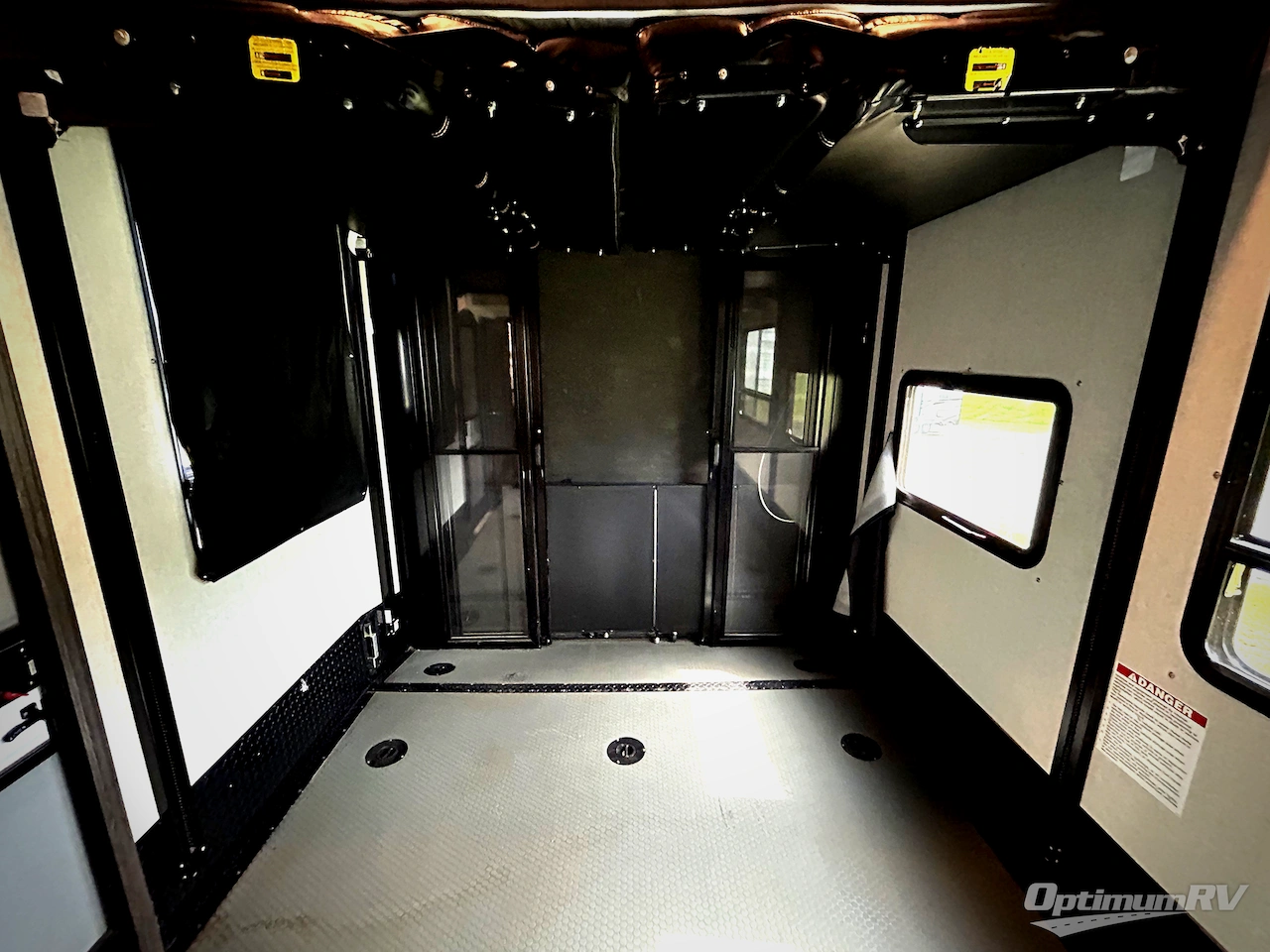 2019 Keystone Carbon 357 Photo 16