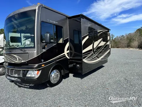 2015 Fleetwood Bounder 35K RV Photo 2