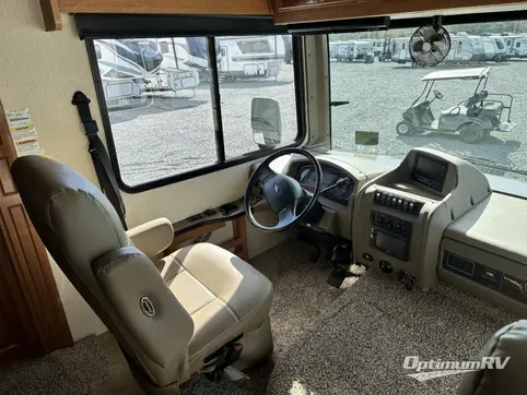 2015 Fleetwood Bounder 35K RV Photo 4