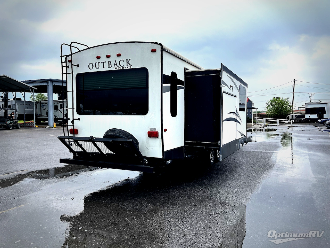 2018 Keystone Outback 330RL Photo 3