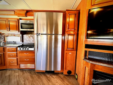 2018 Fleetwood Pace Arrow LXE 38K RV Photo 3