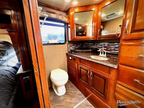 2018 Fleetwood Pace Arrow LXE 38K RV Photo 4