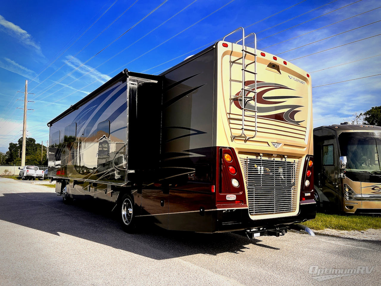 2018 Fleetwood Pace Arrow LXE 38K Photo 2