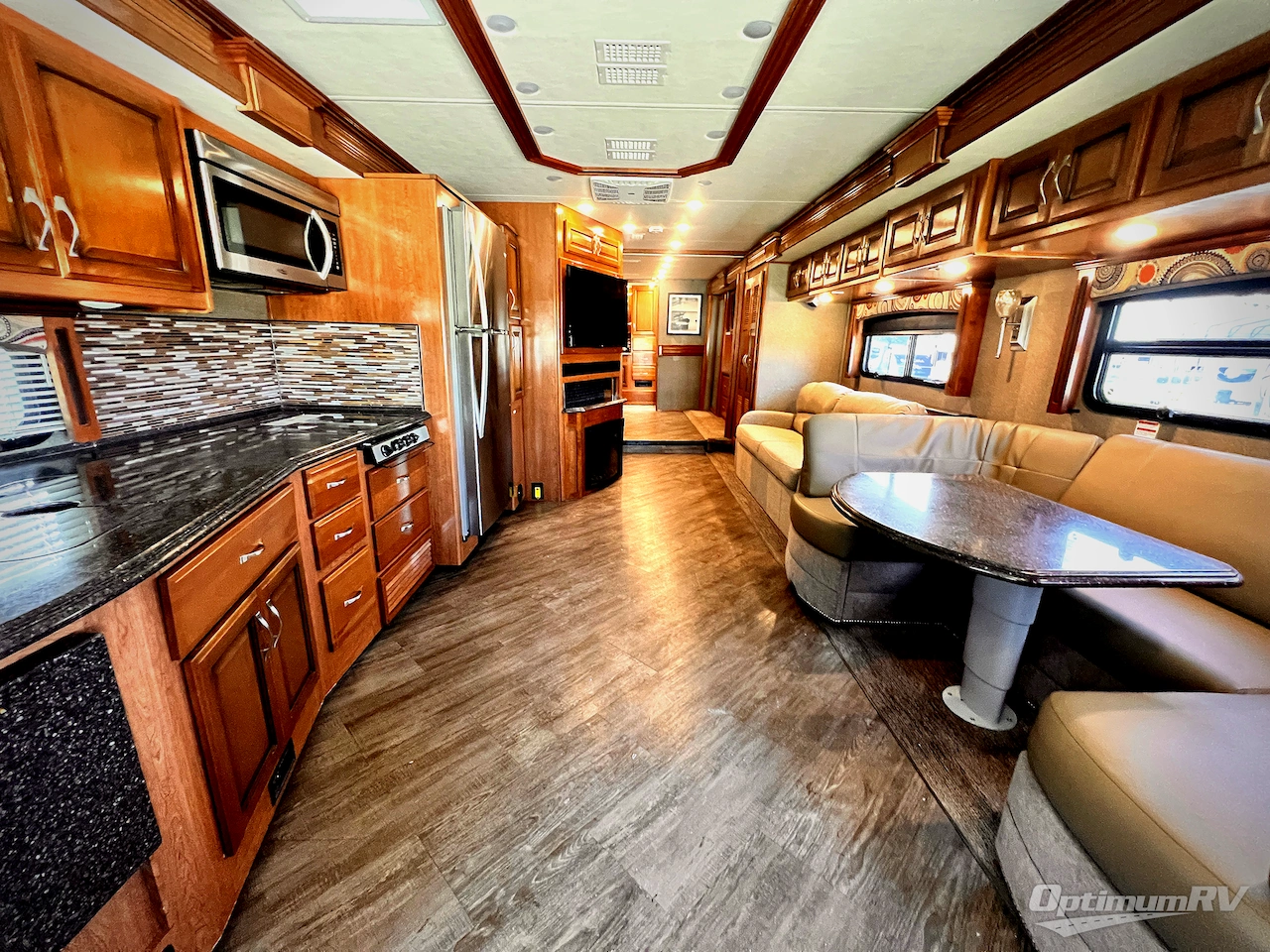 2018 Fleetwood Pace Arrow LXE 38K Photo 5