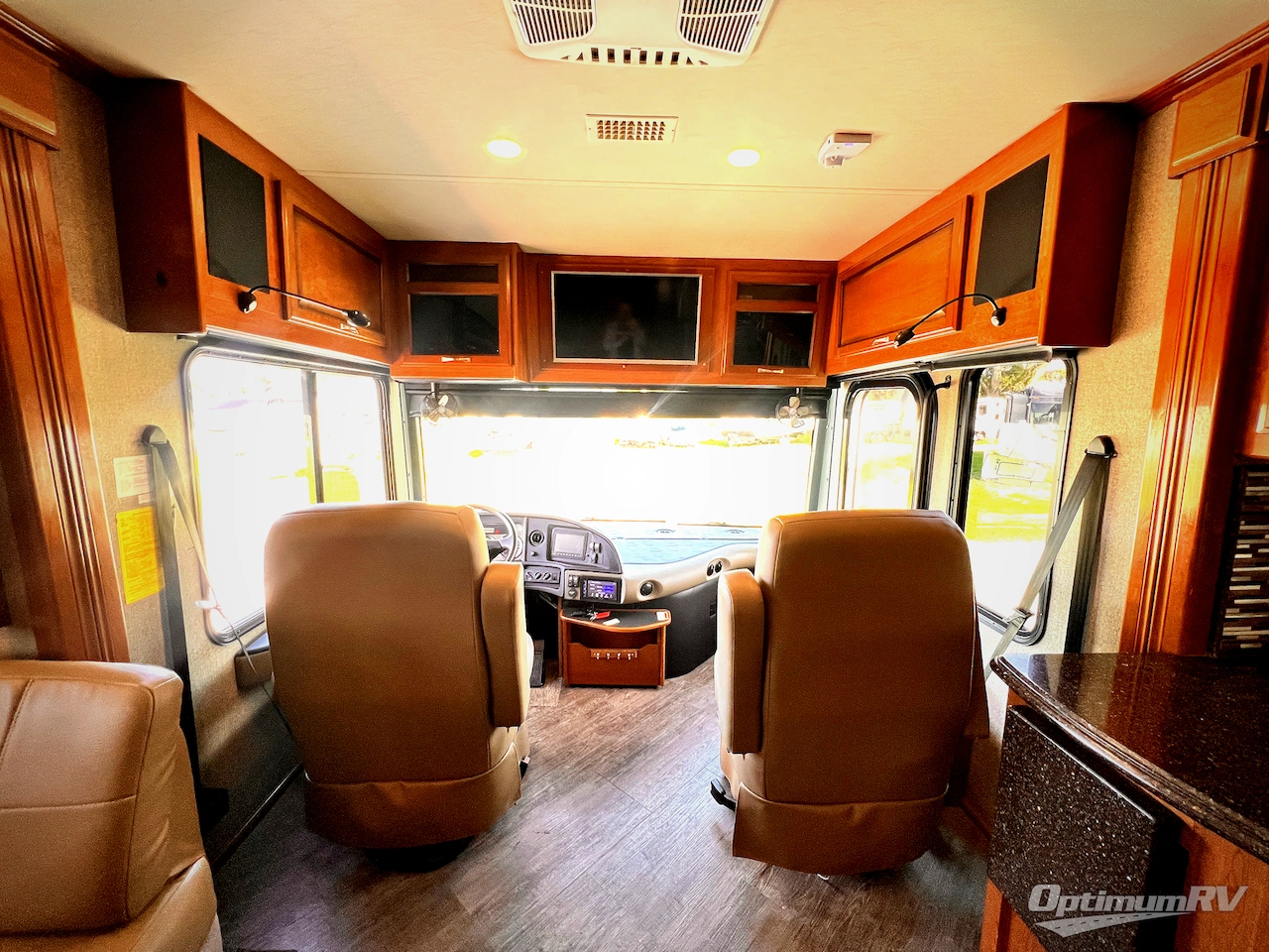 2018 Fleetwood Pace Arrow LXE 38K Photo 7