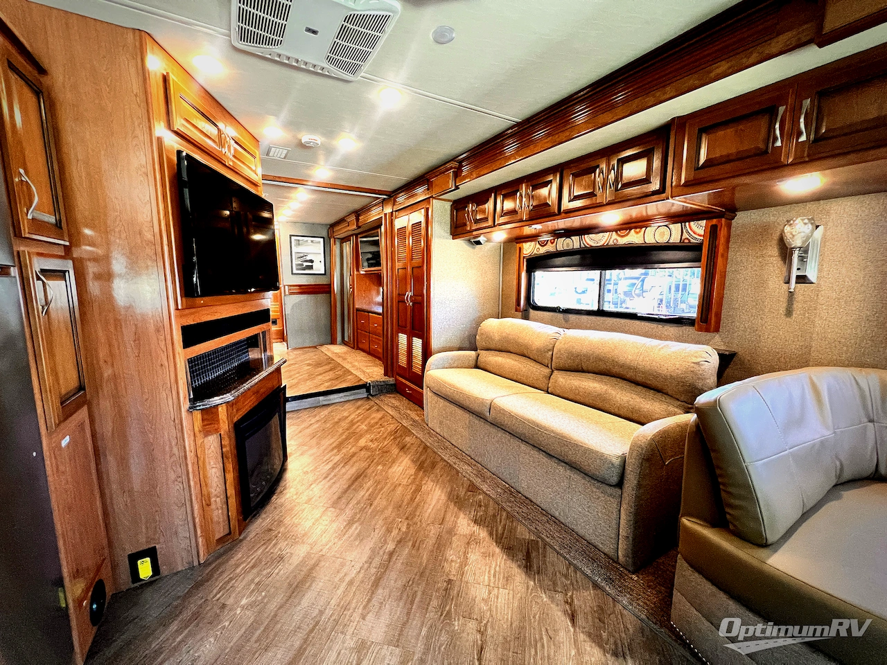 2018 Fleetwood Pace Arrow LXE 38K Photo 9