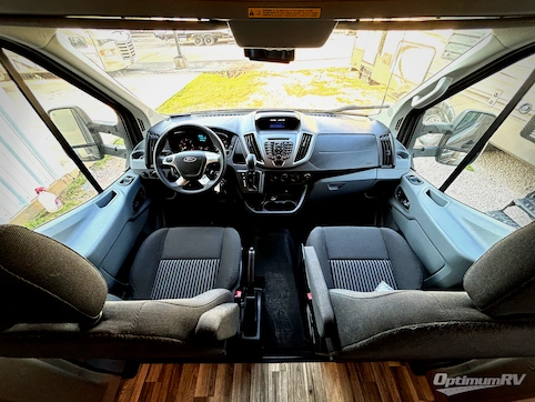 2017 Winnebago Fuse 23A RV Photo 2