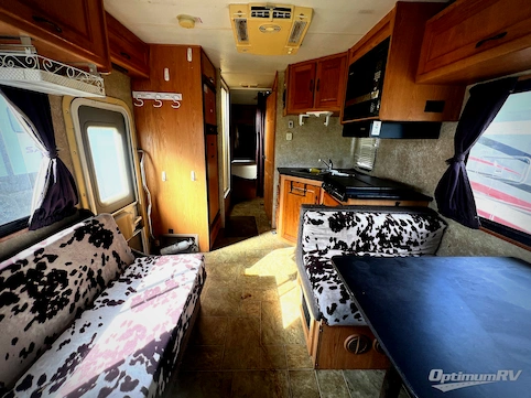 2008 Born Free Majestic 28A RV Photo 2