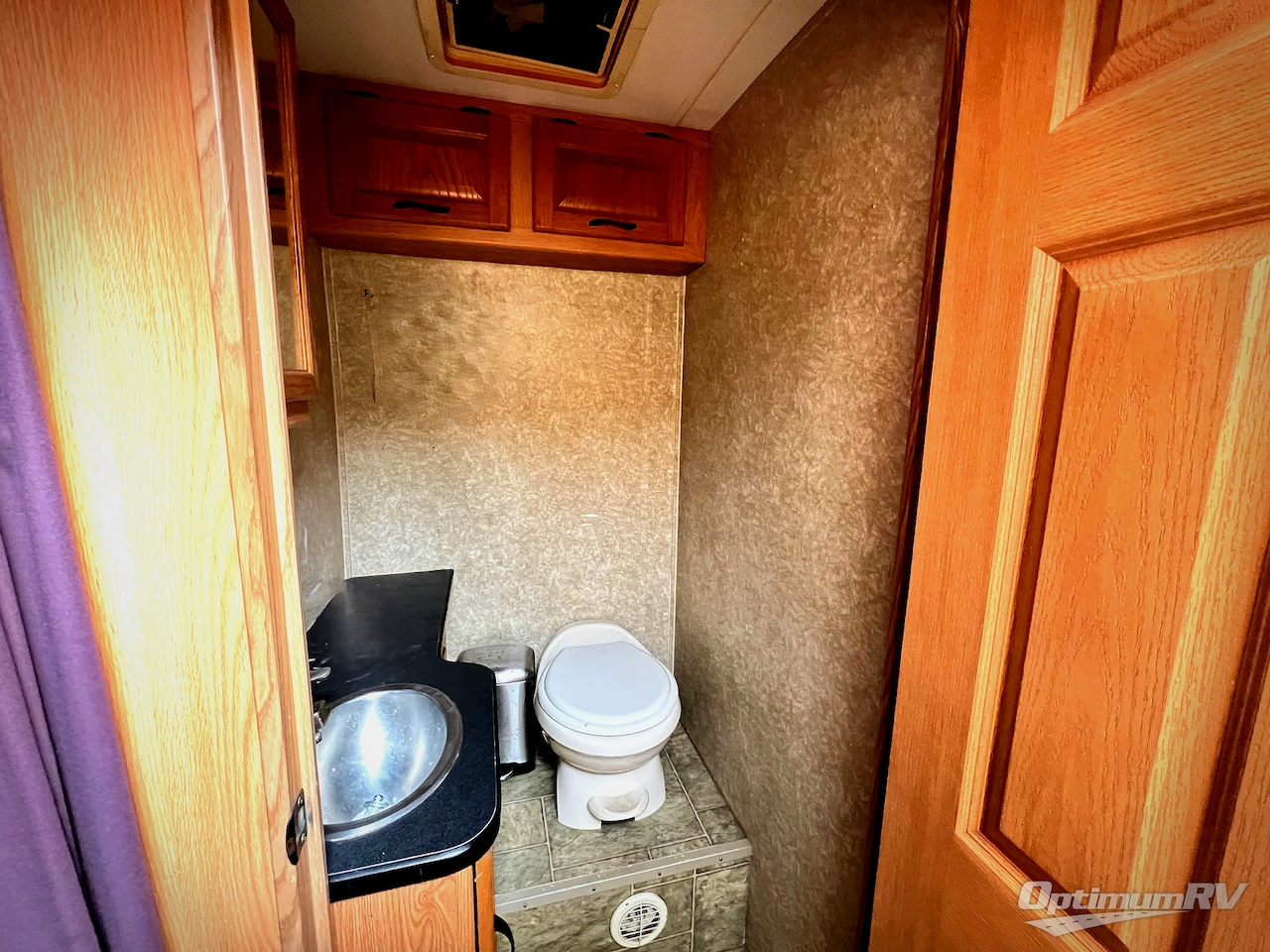 2008 Born Free Majestic 28A Photo 13