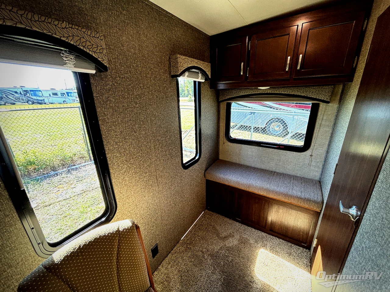 2016 Heartland Sundance XLT 298BH Photo 15