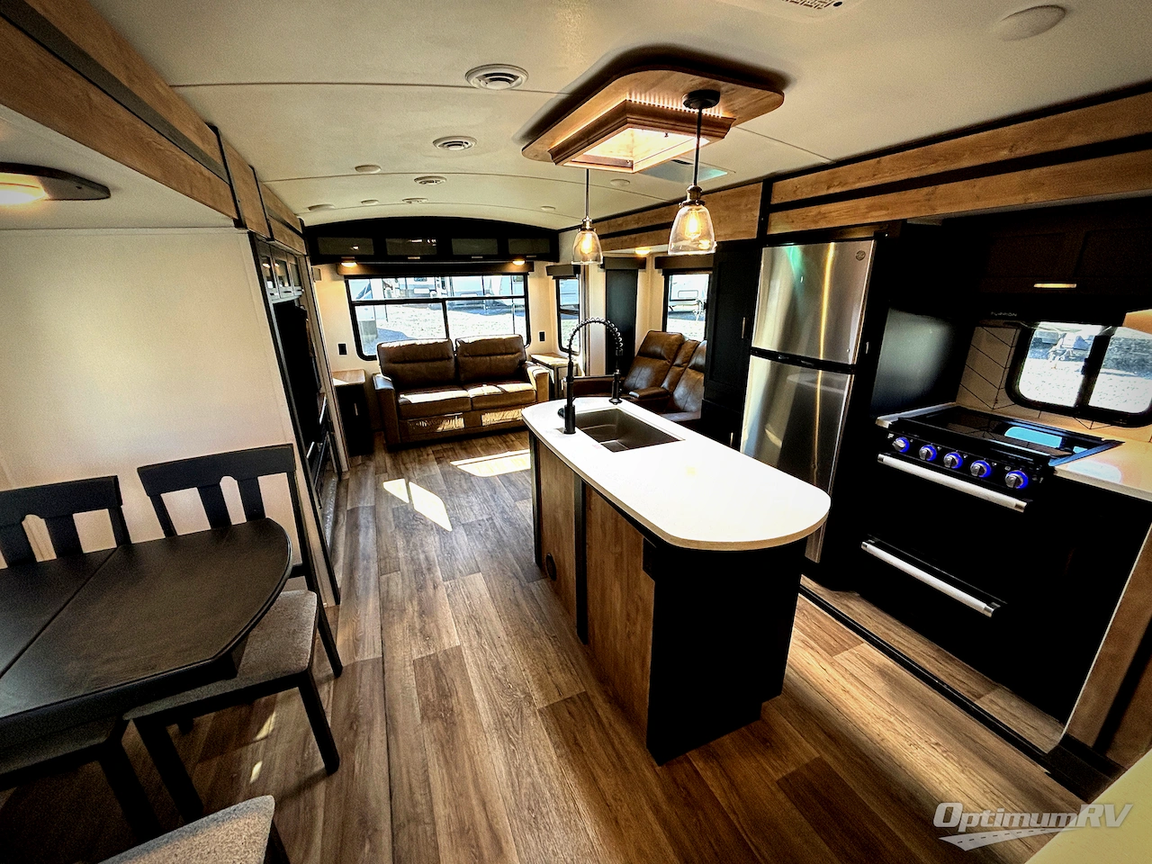 2022 Keystone Outback 330RL Photo 4