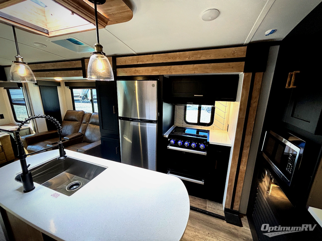 2022 Keystone Outback 330RL Photo 10