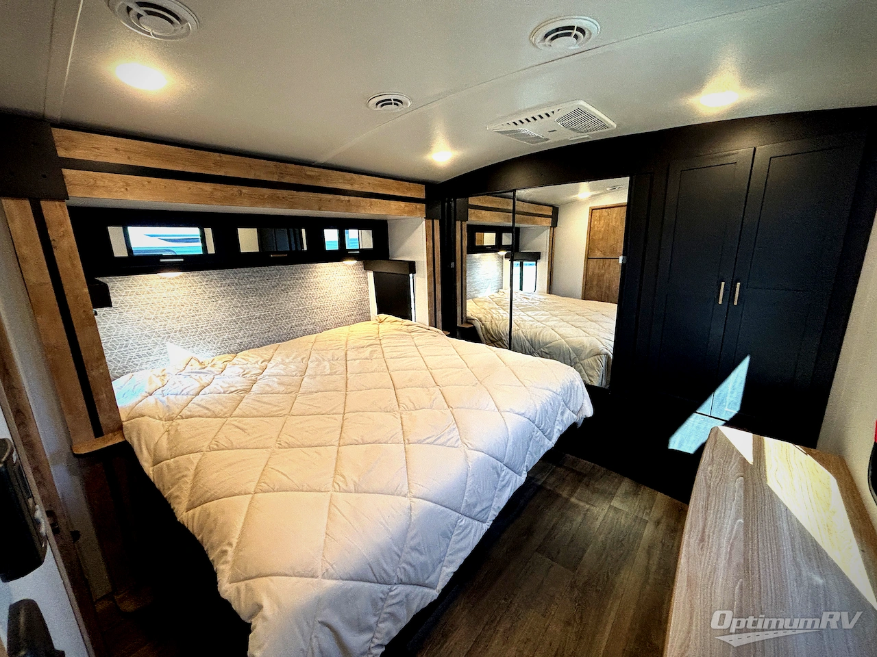 2022 Keystone Outback 330RL Photo 18