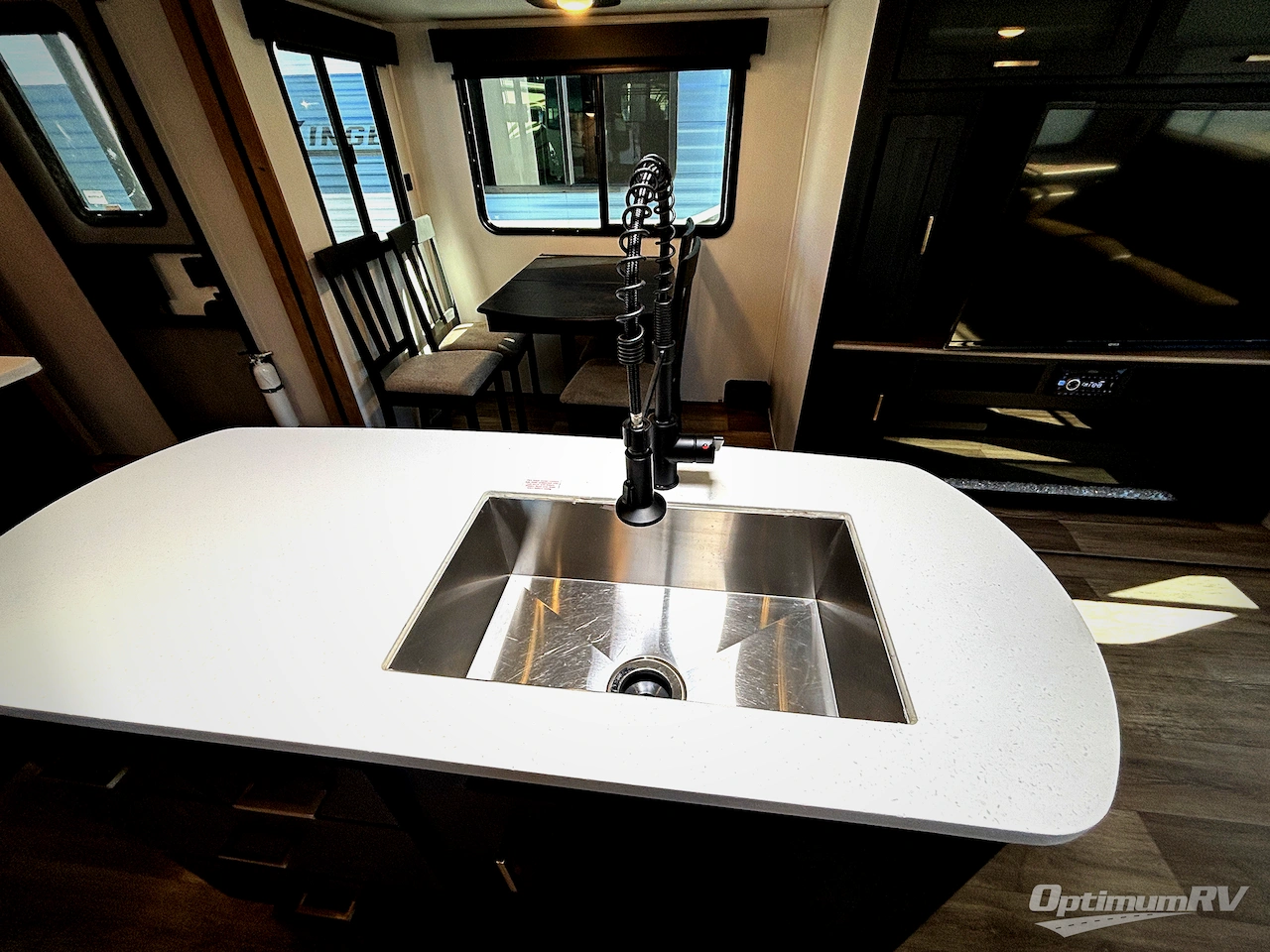 2022 Keystone Outback 330RL Photo 8