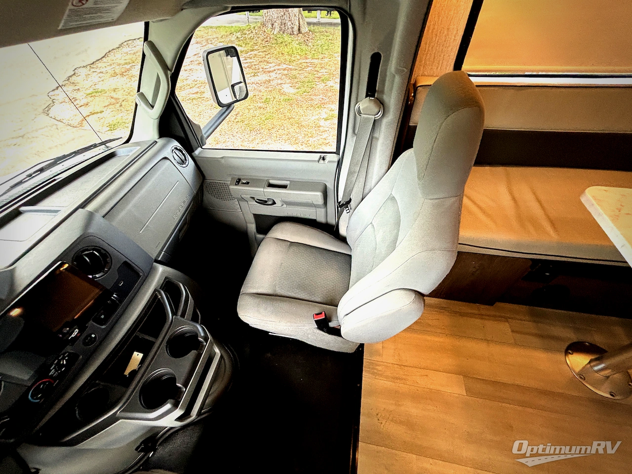 2023 Coachmen Leprechaun 298KB Ford 450 Photo 9