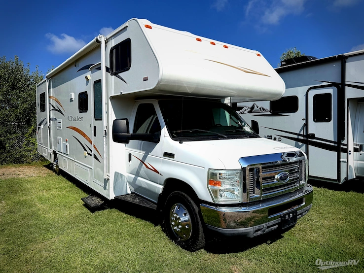 2011 Winnebago Chalet 31C RV Photo 1
