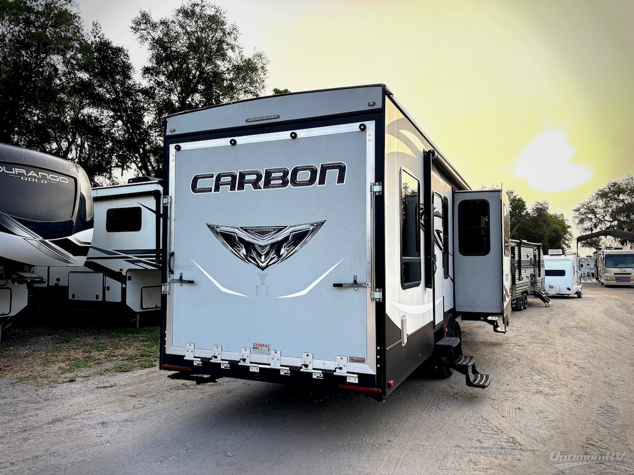 2018 Keystone Carbon 35 Photo 2