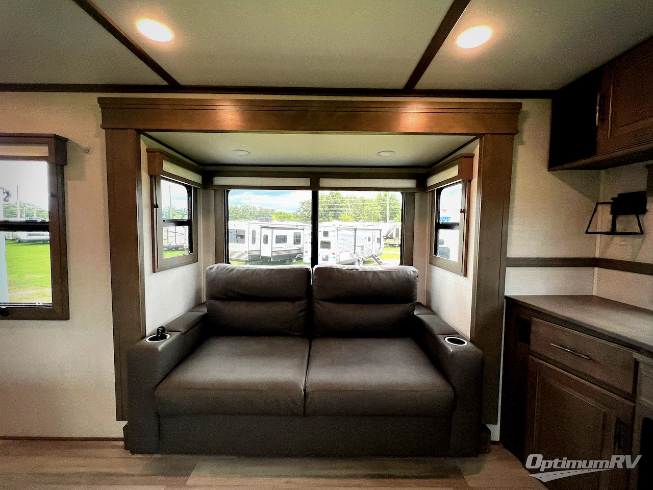 2023 Grand Design Solitude 376RD Photo 10