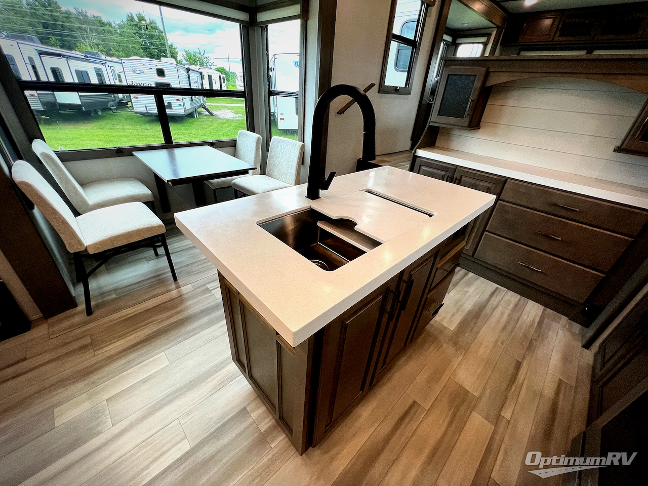 2023 Grand Design Solitude 376RD Photo 14