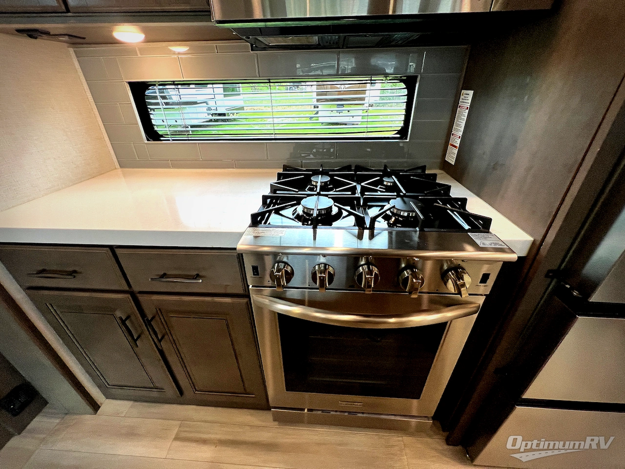 2023 Grand Design Solitude 376RD Photo 15