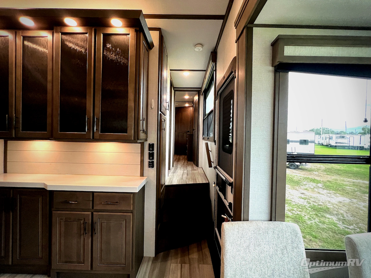 2023 Grand Design Solitude 376RD Photo 18