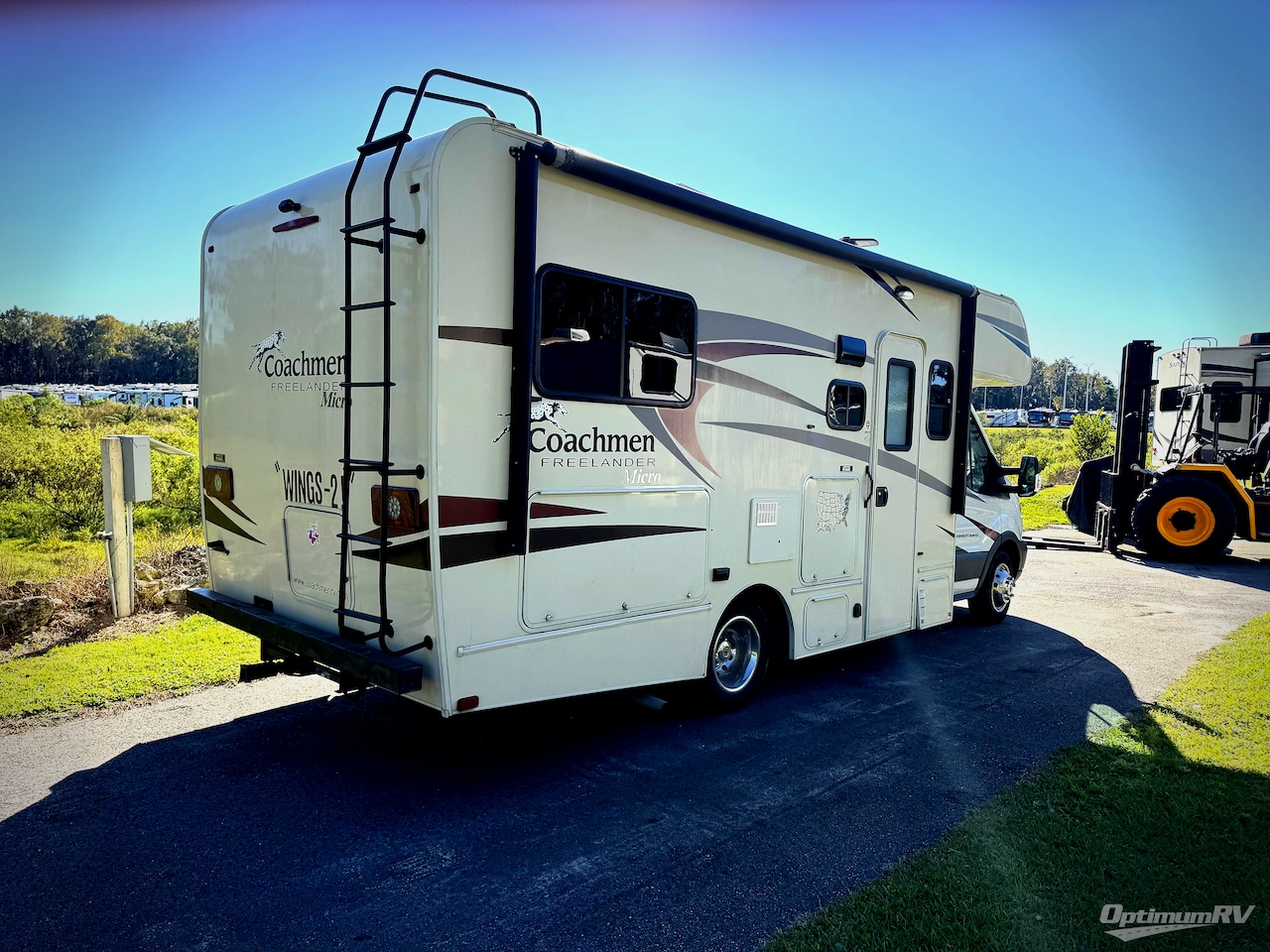 2017 Coachmen Freelander 20CB  Ford Transit Photo 3
