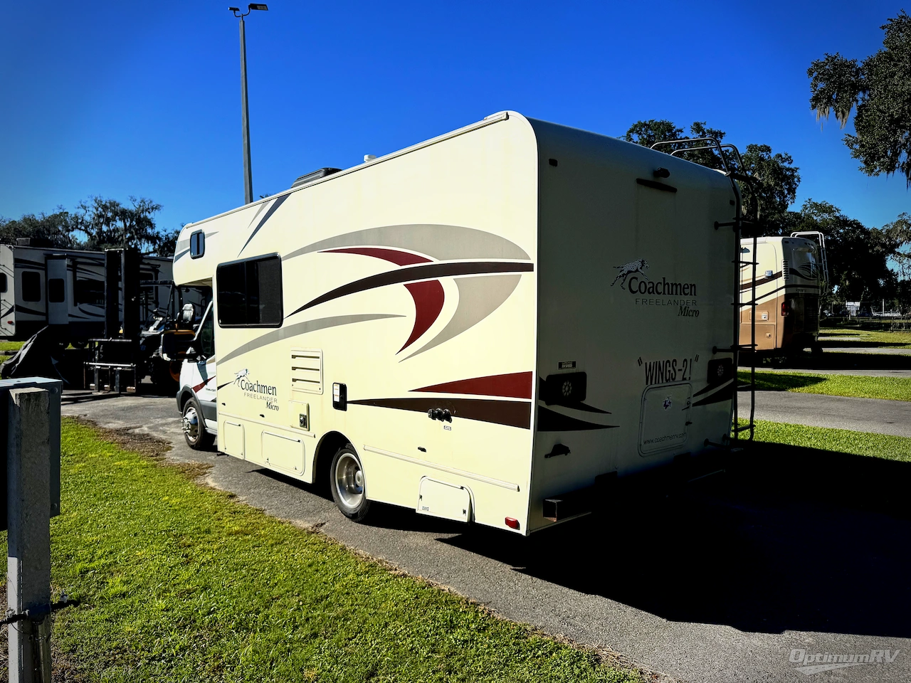 2017 Coachmen Freelander 20CB  Ford Transit Photo 4
