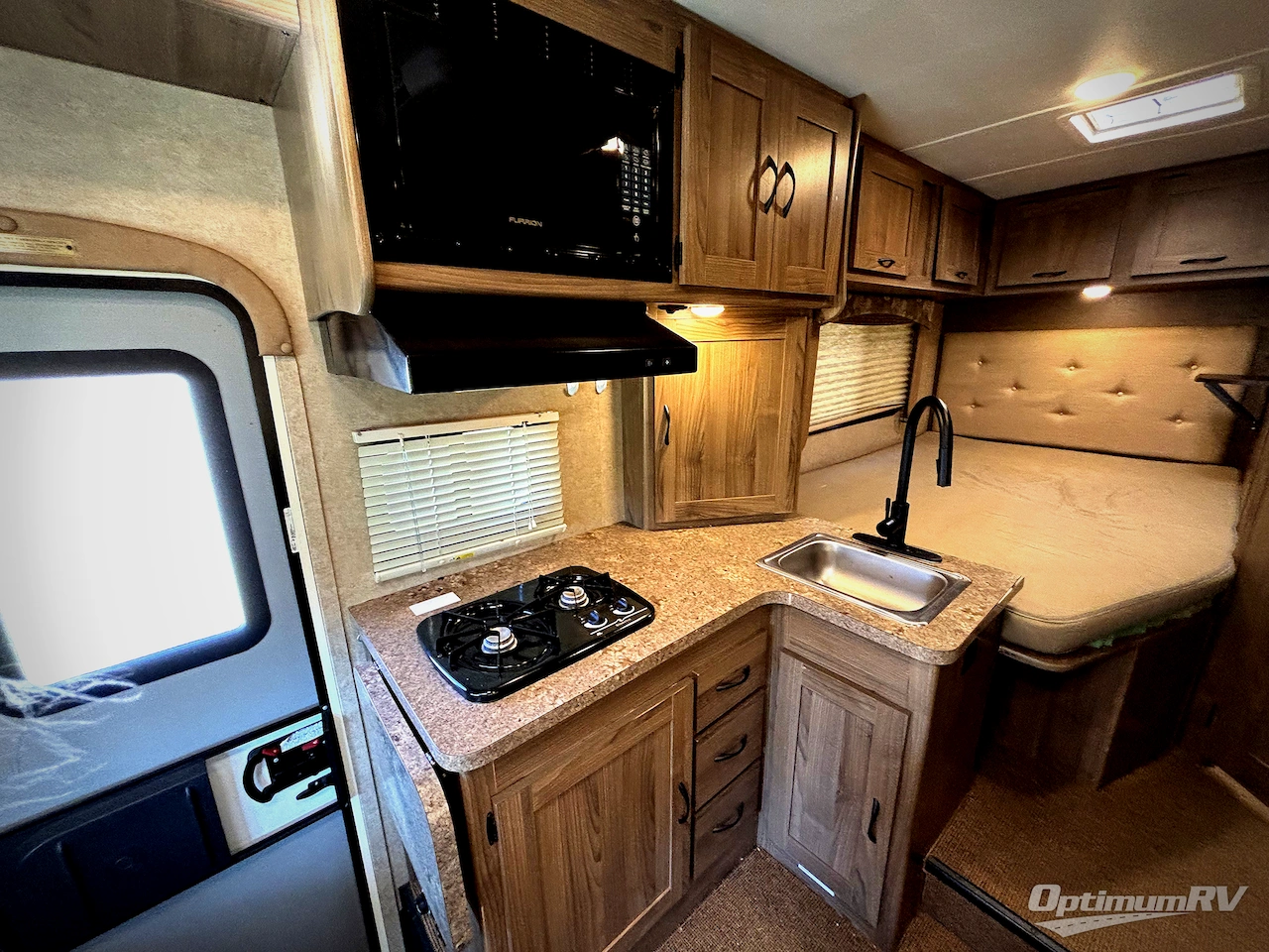 2017 Coachmen Freelander 20CB  Ford Transit Photo 7