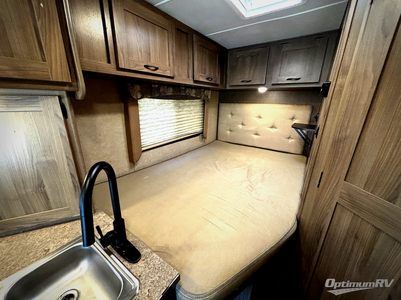 2017 Coachmen Freelander 20CB  Ford Transit Photo 17