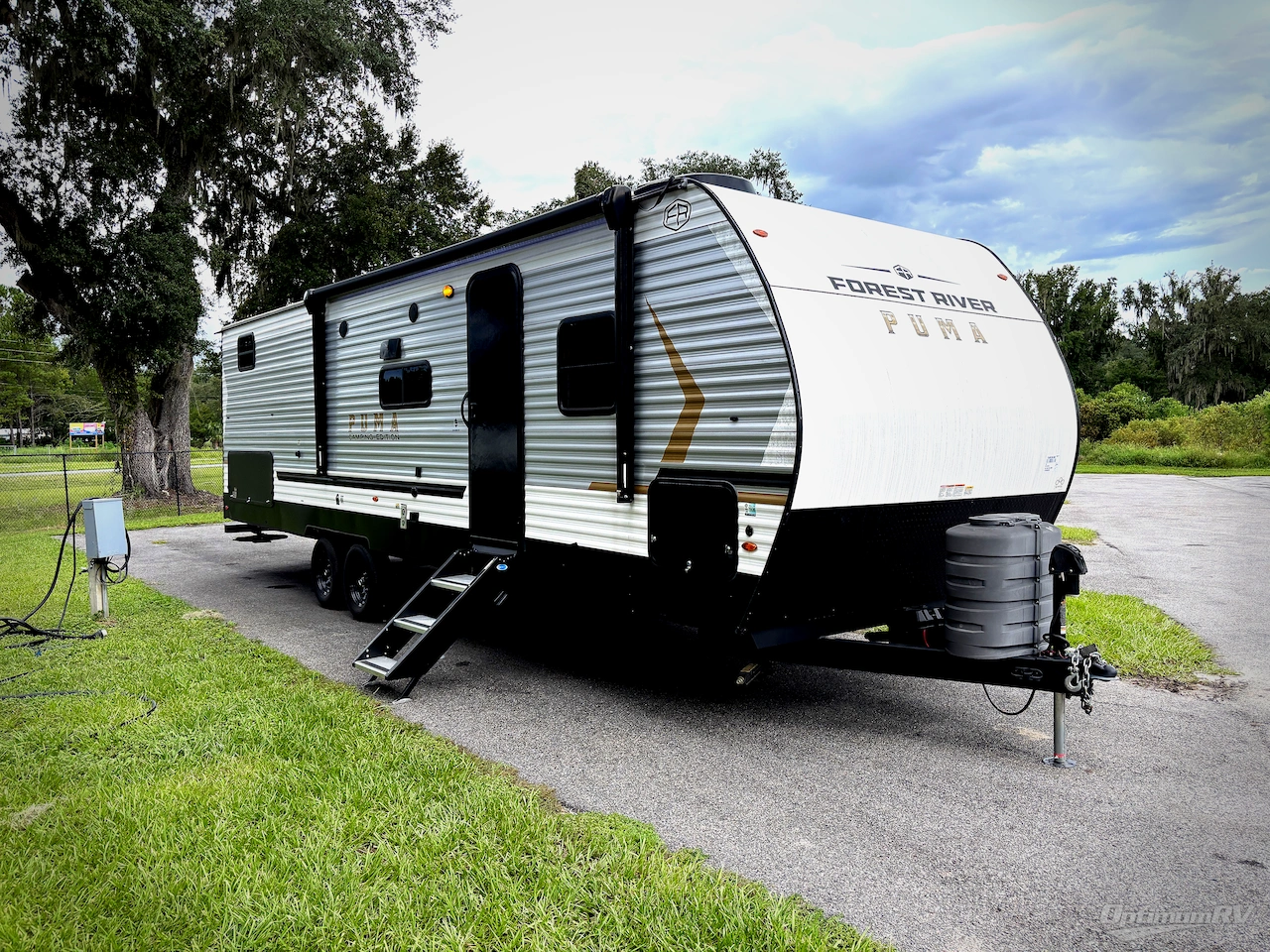2025 Palomino Puma Camping Edition 305BHCE Photo 1