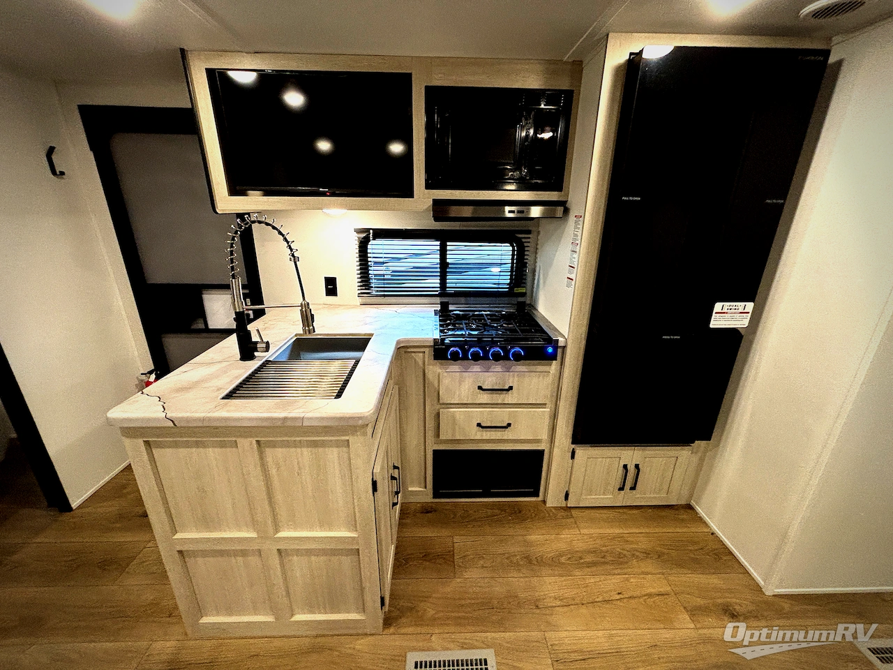 2025 Palomino Puma Camping Edition 305BHCE Photo 6