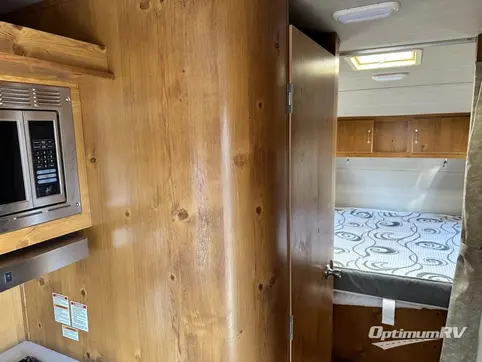 2018 Gulf Stream Vintage Friendship 19ERD RV Photo 4