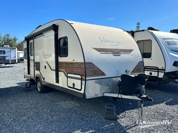 2018 Gulf Stream Vintage Friendship 19ERD RV Photo 1