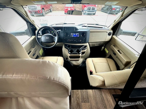 2020 Winnebago Minnie Winnie 22R RV Photo 2