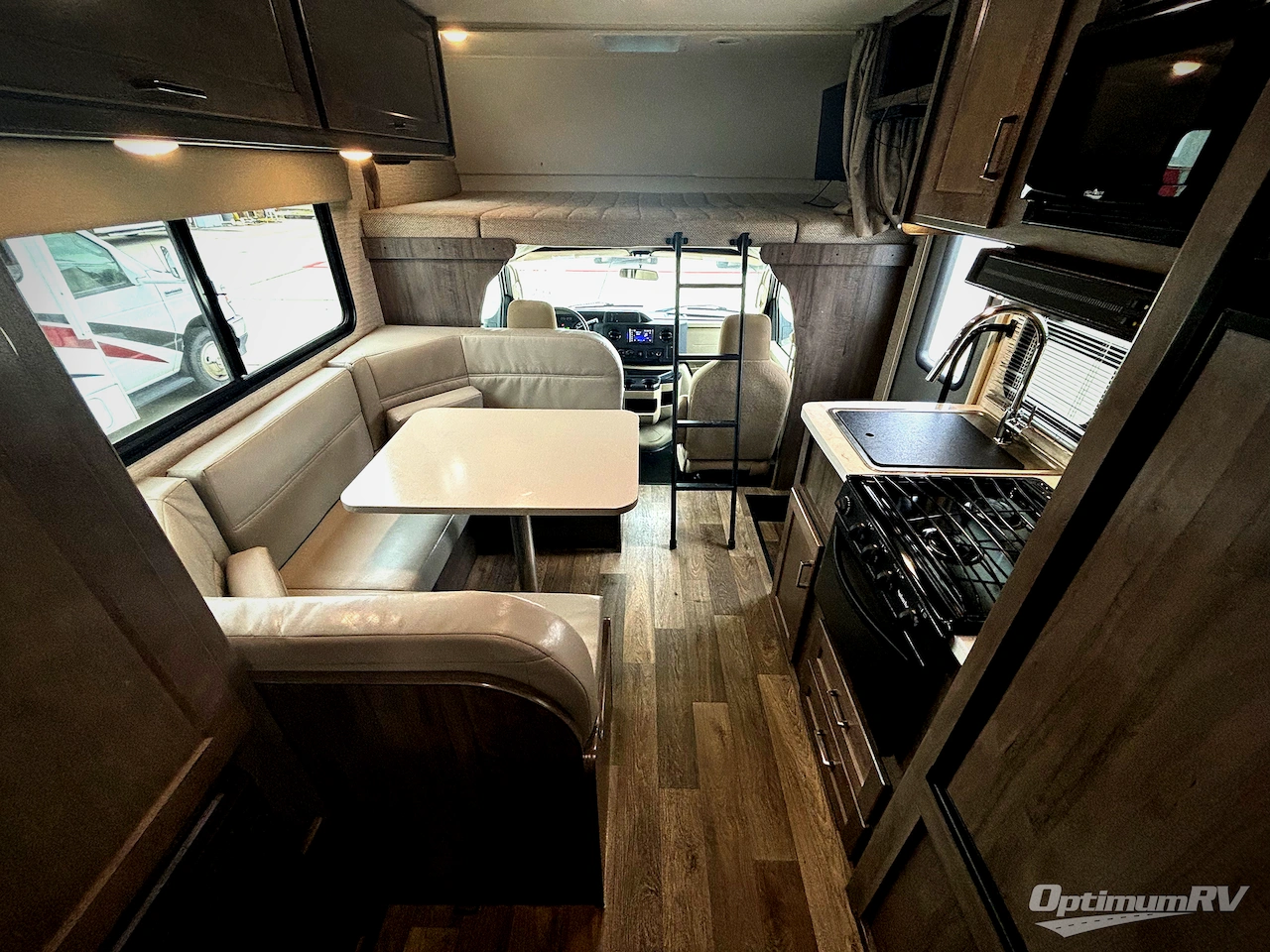 2020 Winnebago Minnie Winnie 22R Photo 6